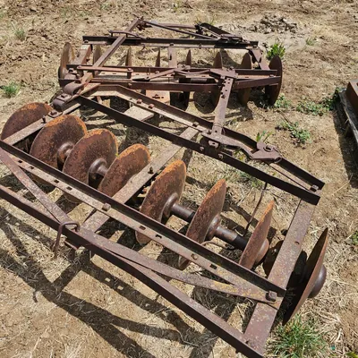 disc-plow-tractor-attachment-ms6i5f9g