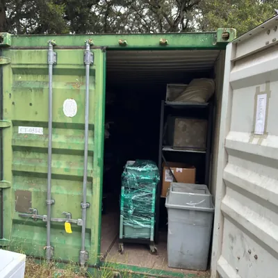 40-shipping-container-with-contents-included-mpvrkij8