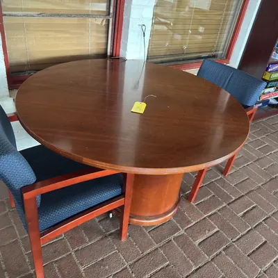 table-and-chairs-1dd5de