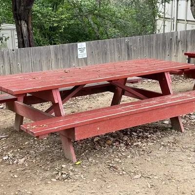 wooden-picnic-table-4e3b41