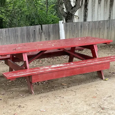 wooden-picnic-table-55c36e