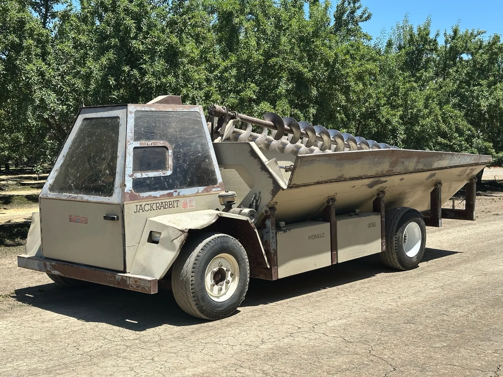 Jackrabbit JackRunner JR400 High-Speed Self-Propelled Side Dump Shuttle ...