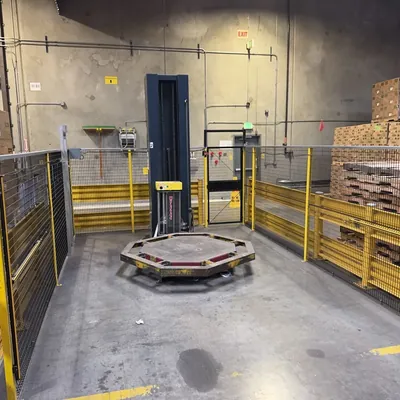 wulftec-whp-200-4000lb-capacity-pallet-wrapper-with-cage-and-placement-sensors-mrjctqiw