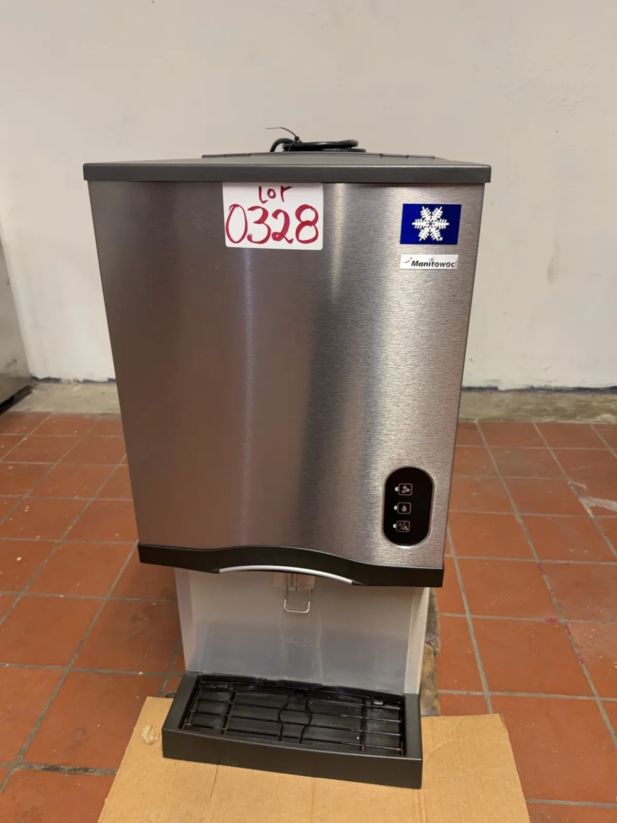 Manitowoc Ice Maker And Dispenser