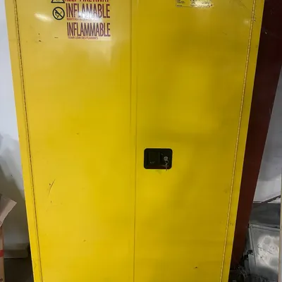 uline-flammable-liquid-storage-cabinet-c82bc6