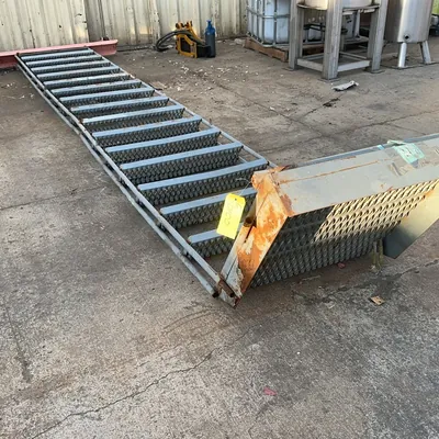 17-steel-staircase-mrz5drmv