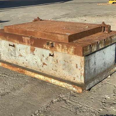 iron-anvil-jig-table-mrz59h6v