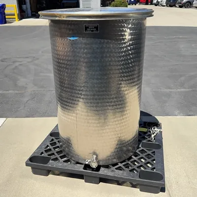 napa-fermentation-600l-stainless-steel-tank-with-top-09c6bc