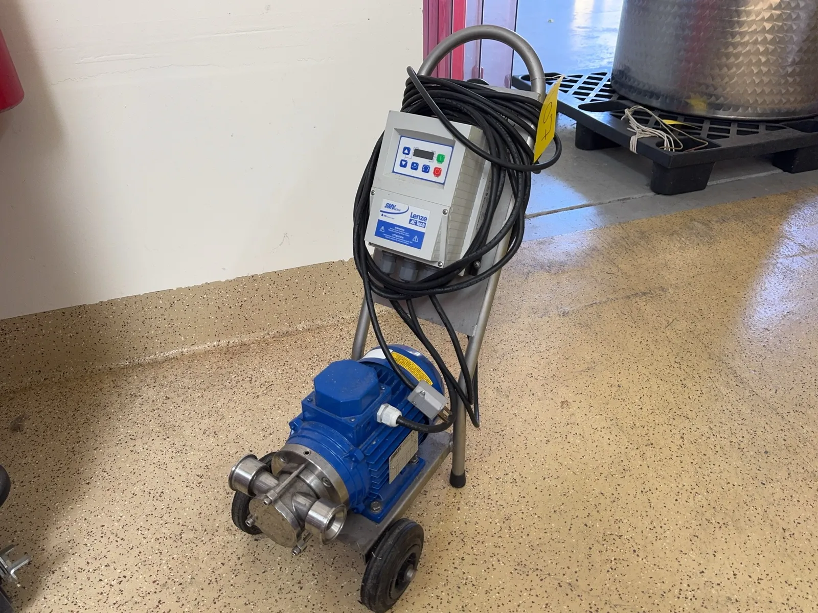 Lenze Smvector Vfd Sanitary Centrifugal Transfer Pump Cart 065kw 3 Phase