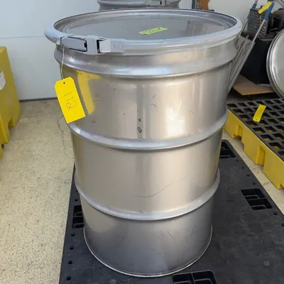 stainless-steel-55-gallon-drum-3e1385