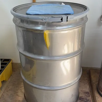 stainless-steel-55-gallon-drum-000e5f